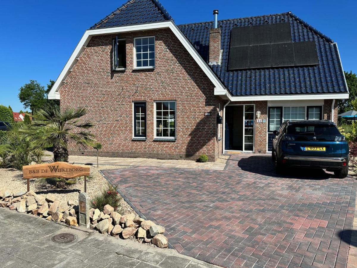 De Wiekeborg Bed & Breakfast *